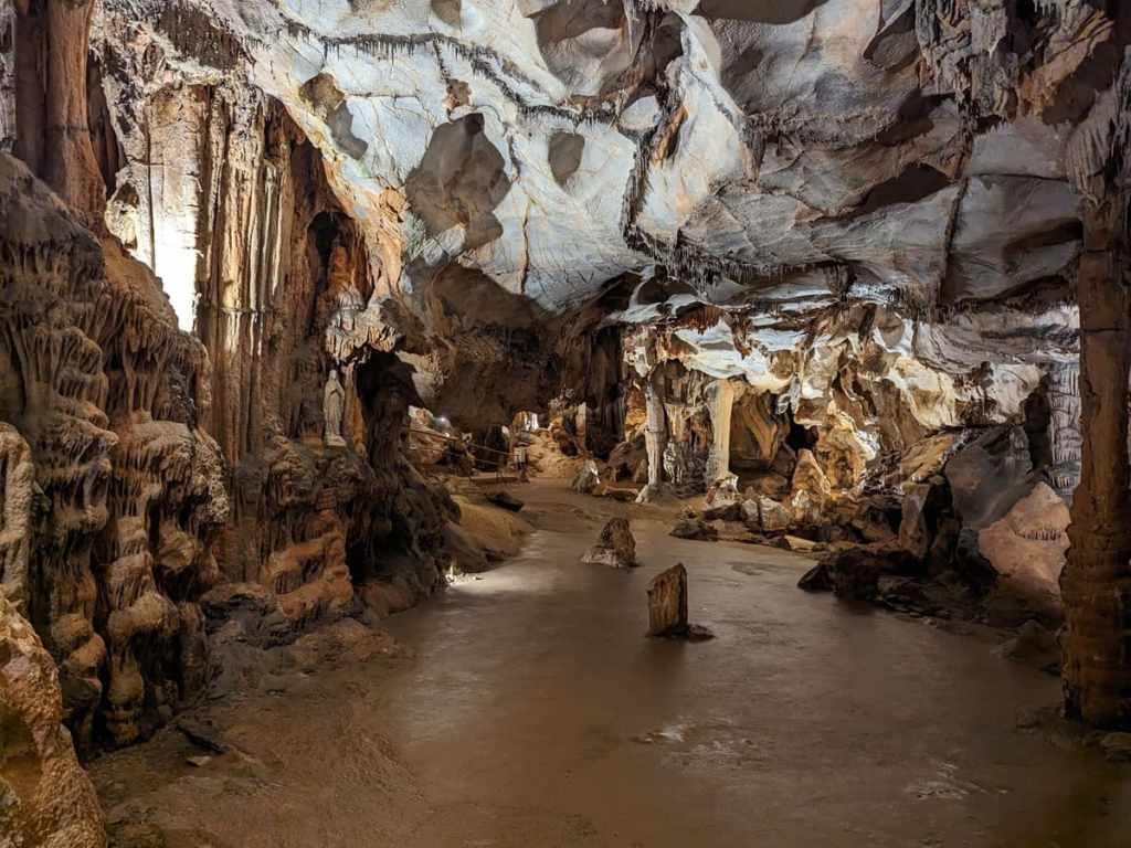 Picture of Limousis Caves in South of France, a visit offered by Eliane's French immersion program