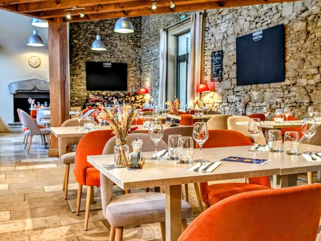 Picture of a nice restaurant in Pennautier South of France where to eat with Eliane, French immersion teacher